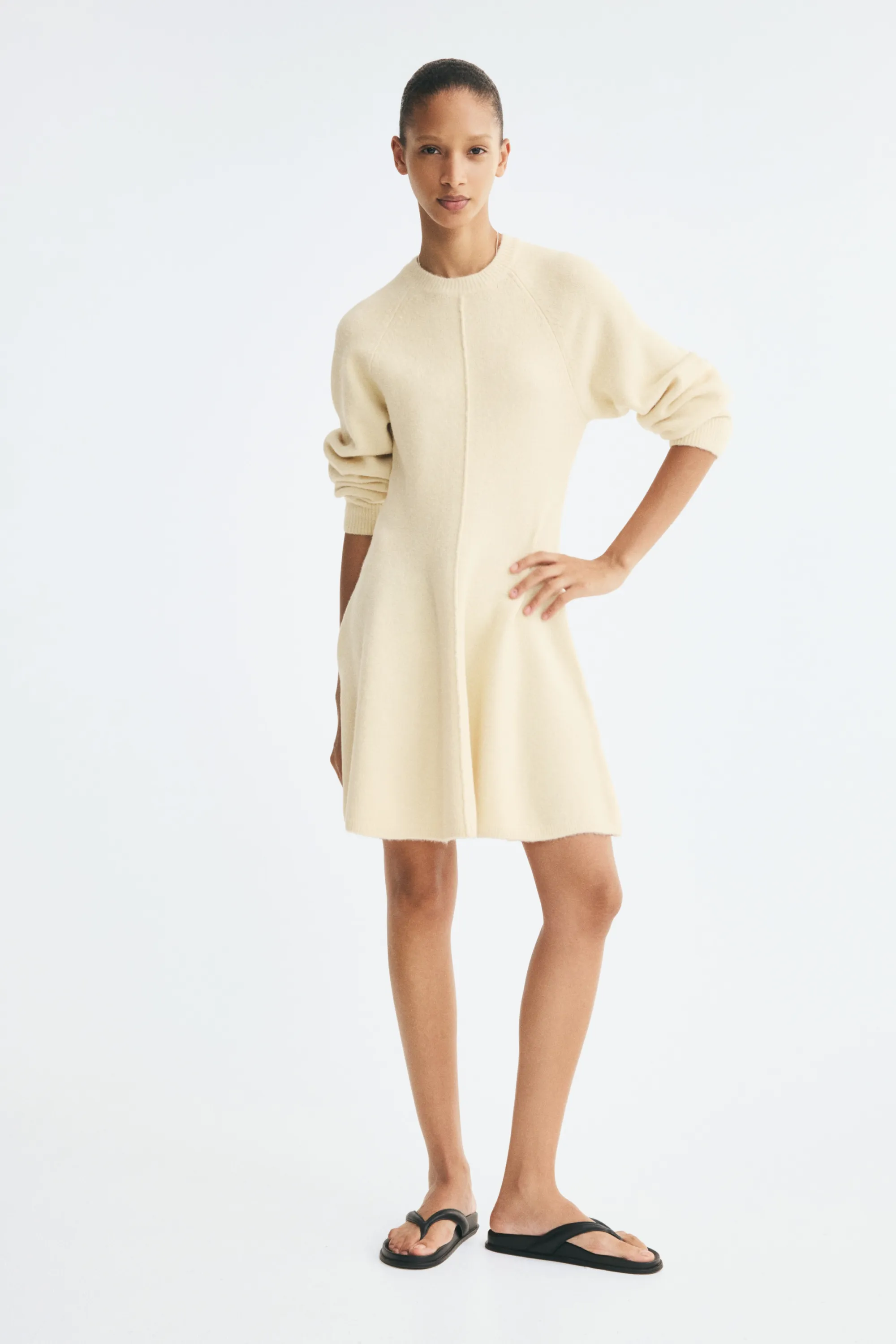 Robe en maille avec jupe évasée - Jaune clair
