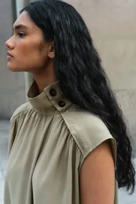 Robe à boutons avec jupe évasée - Vert kaki clair — photo 3