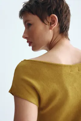 Top asymétrique en maille fine - Jaune moutarde — photo 2