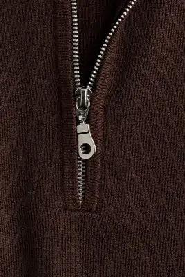Pull en maille fine avec col zippé - Marron foncé — photo 5