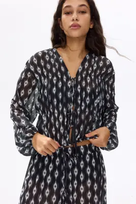 Blouse en mesh avec détails à nouer - Noir/motif — photo 1