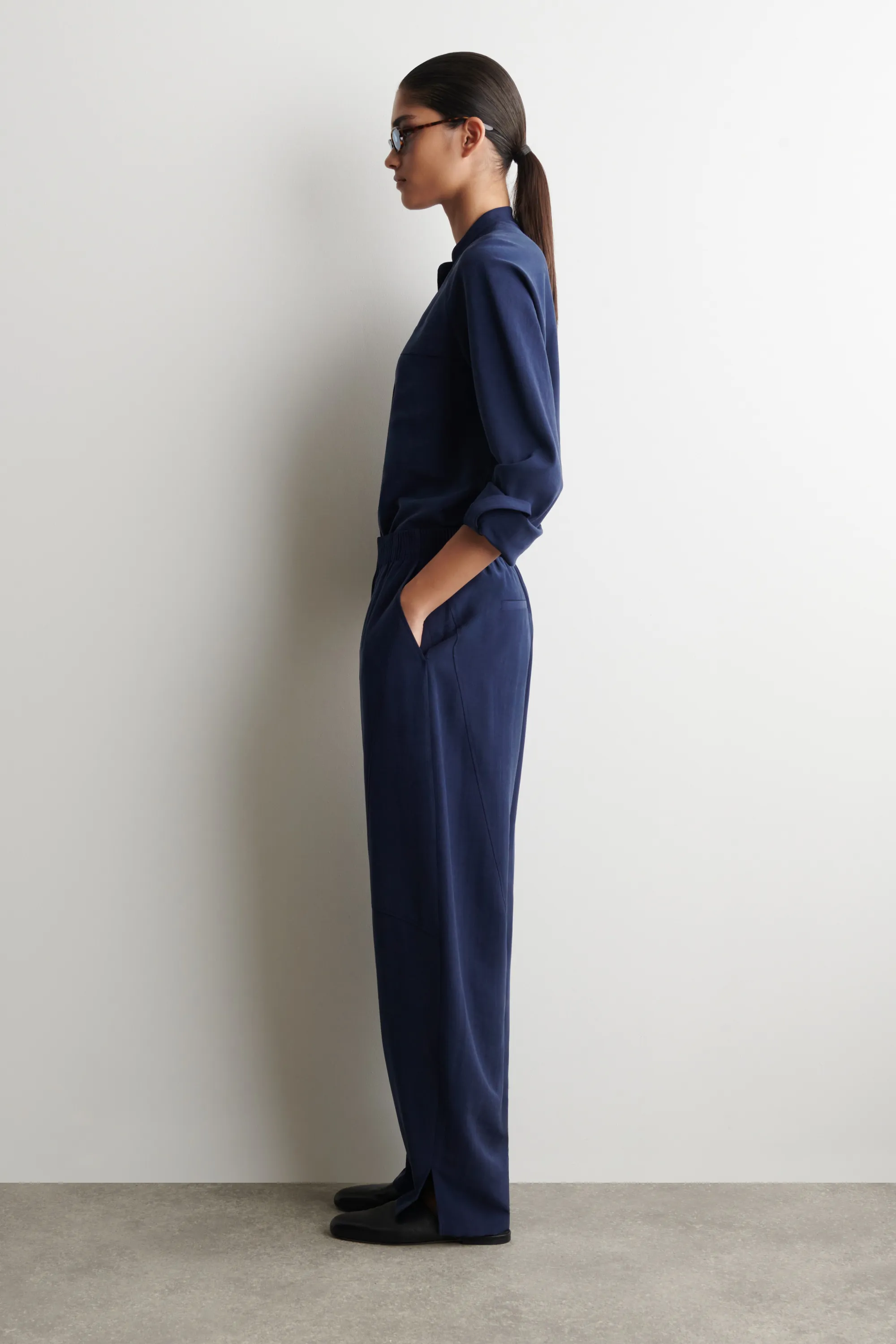 PANTALON BARREL À PANNEAUX ET TAILLE ÉLASTIQUÉE - BLEU MARINE