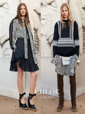 Pull col rond en coton blanc imprimé moucheté beige noir bleu Prix boutique 690€ Taille 36 — photo 2
