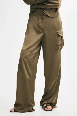 Pantalon cargo en satin - Vert kaki — photo 2