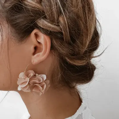 Boucles d'oreilles AIME | Beige poudré — photo 2