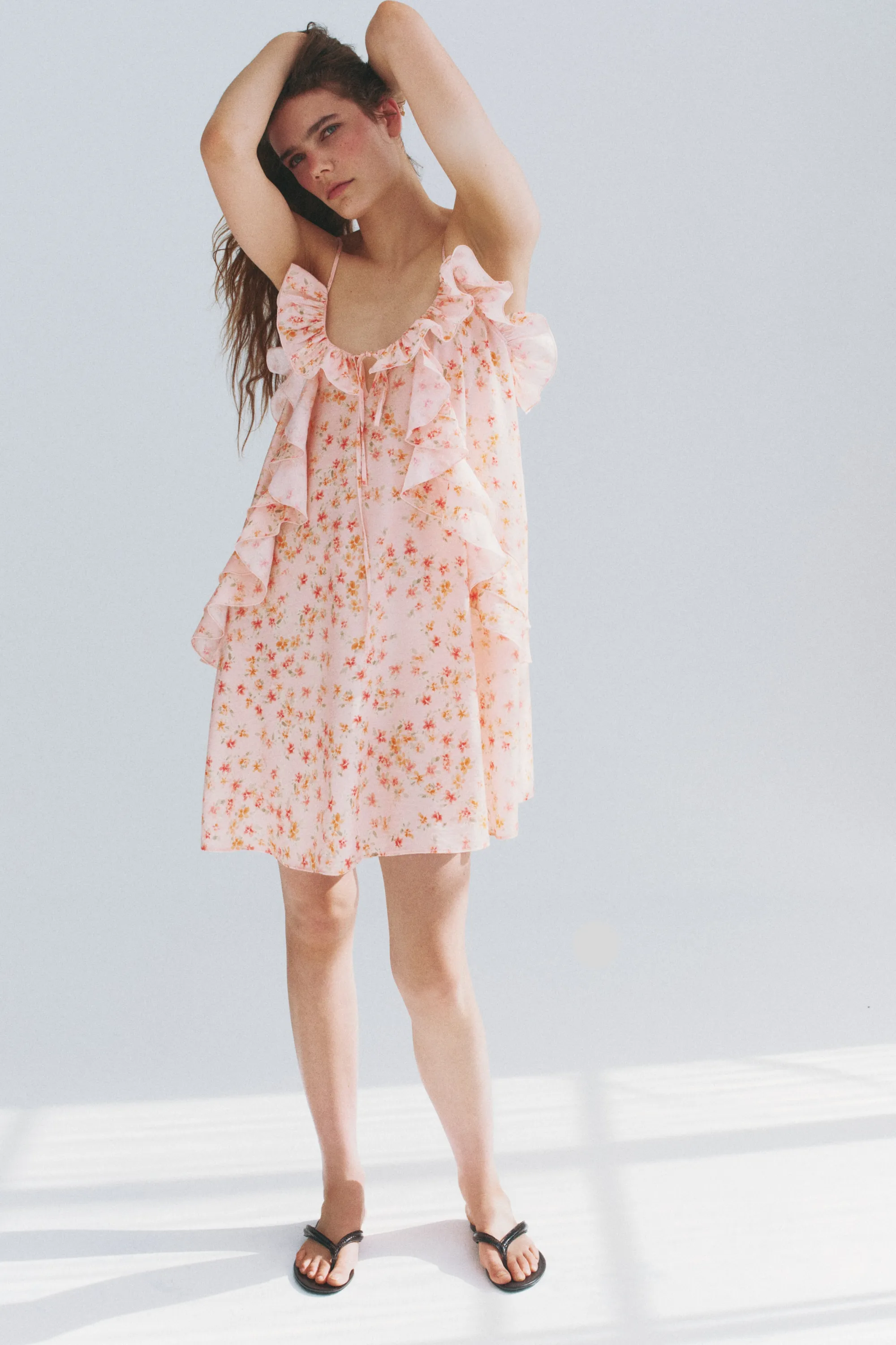 Robe volantée à bretelles fines - Rose clair/fleuri