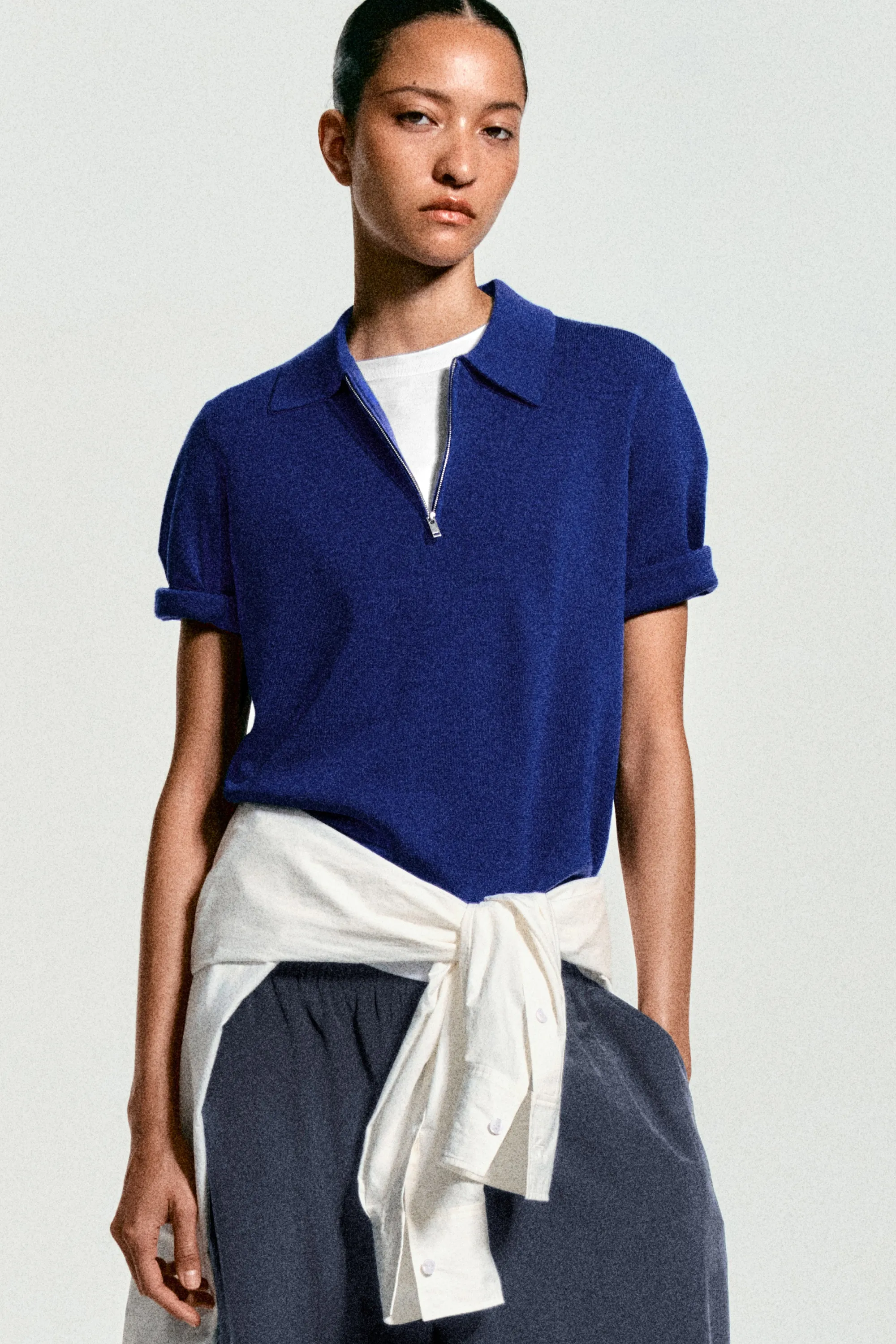 POLO ZIPPÉ EN LAINE MÉRINOS - BLEU COBALT