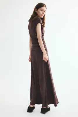 Robe découpée à effet drapé - Marron foncé — photo 4