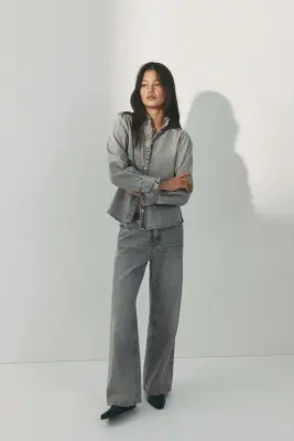 Frill-trimmed denim blouse - Gris — photo 1