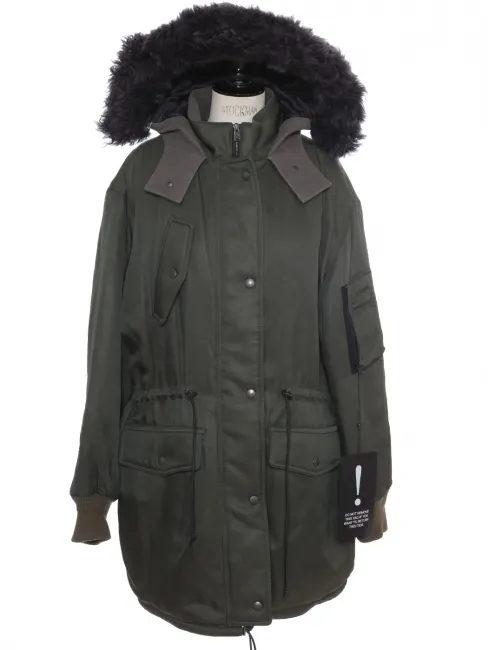 Manteau parka mi-long vert kaki capuche en fourrure Prix boutique 3500€ Taille 36