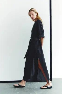 Robe avec ceinture à nouer - Noir — photo 2