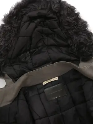 Manteau parka mi-long vert kaki capuche en fourrure Prix boutique 3500€ Taille 36 — photo 5