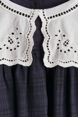 Robe en mousseline avec col vintage - Bleu marine — photo 3