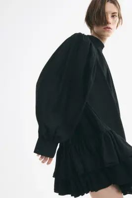 Robe à étages avec manches ballon - Noir — photo 3