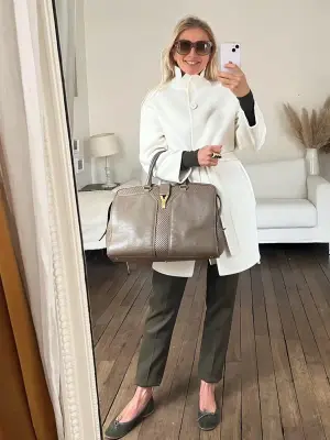 Sac à main CHYC tote grand modèle en cuir perforé gris beige kaki Prix boutique 1900€ — photo 2