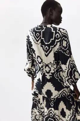 Robe à étage imprimée - Noir/motif — photo 3