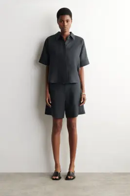 CHEMISE OVERSIZE À MANCHES COURTES EN LIN - NOIR DÉLAVÉ — photo 1