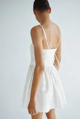 Robe brodée avec jupe évasée - Blanc — photo 3