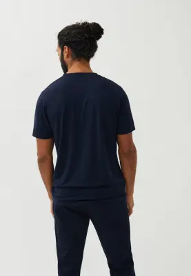 Le t-shirt mérinos - Bleu marine — photo 4