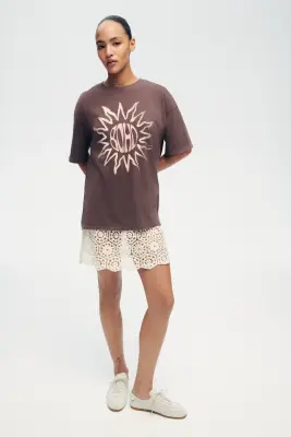 T-shirt oversize imprimé - Marron foncé/soleil — photo 1