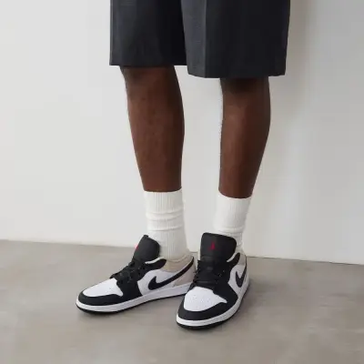 AIR JORDAN 1 LOW — photo 5
