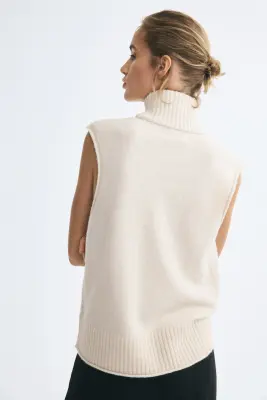 Pull sans manches avec col cheminée - Beige clair — photo 3