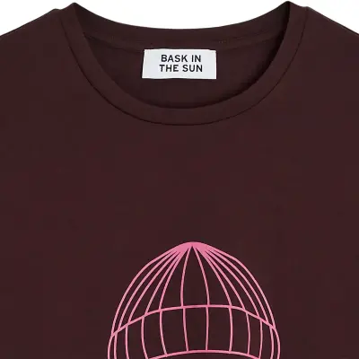 Bask in the Sun – T-shirt To the Sea Wine — photo 3