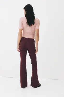 Pantalon chic avec jambes évasées - Bordeaux — photo 2