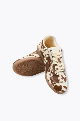 Baskets en cuir motif vache — photo 4