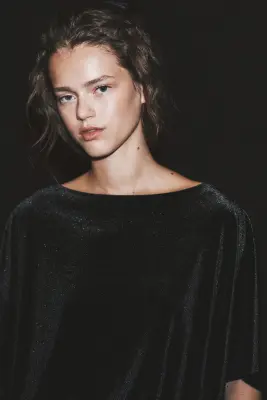 Robe froncée en velours - Noir — photo 2