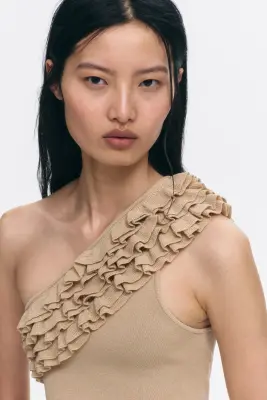 Crop top asymétrique à volants ruchés - Beige — photo 1