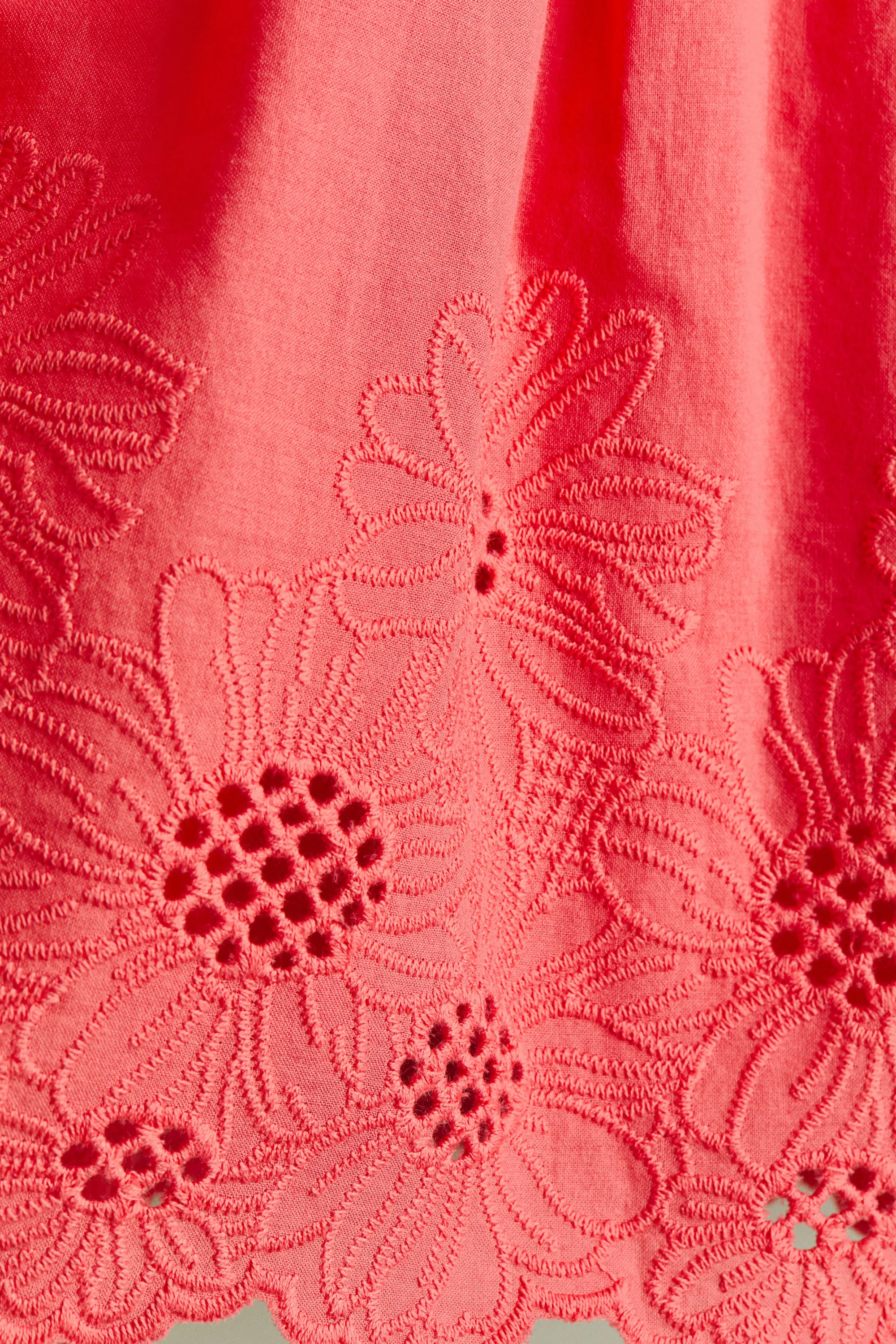 Robe en coton avec broderie anglaise - Rouge framboise