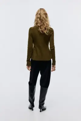 Gilet péplum en maille côtelée - Vert kaki foncé — photo 3