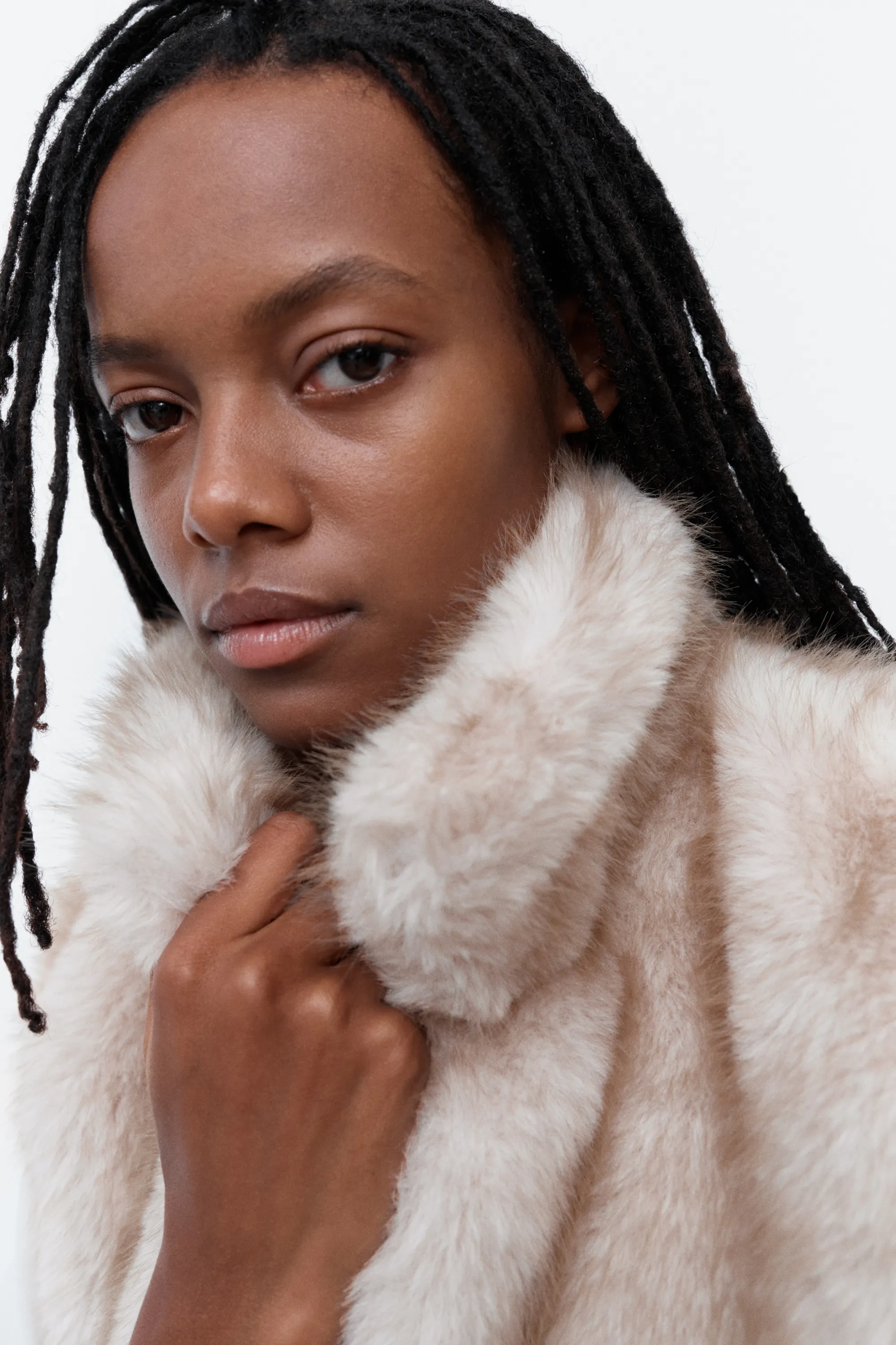 Veste sans manches duveteuse avec col entonnoir - Beige ancien