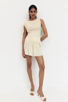 Top asymétrique avec détail à nouer - Jaune clair — photo 1