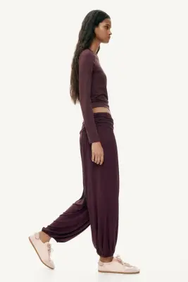 Pantalon en viscose avec jambes ballon - Violet prune foncé — photo 2