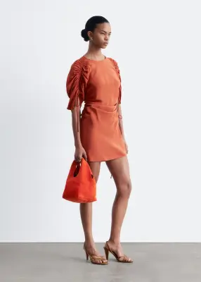 Robe courte sculpturale à fronces - Brun rouille — photo 4