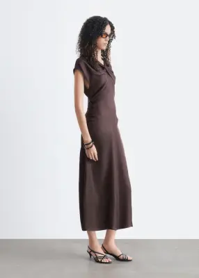 Robe en soie à détail torsadé - Marron foncé — photo 4