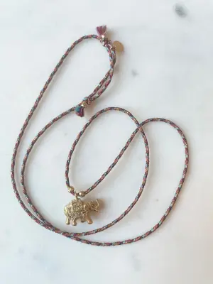 Nouveau ! ROOM SERVICE JEWELRY Collier Porte-bonheur Éléphant Rainbow — photo 2