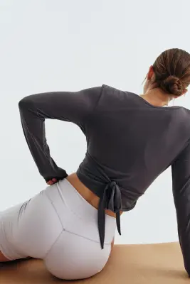 Crop top de yoga à nouer SoftMove™ - Gris ardoise — photo 3