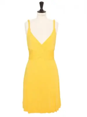 Robe de cocktail courte jaune vif décolleté V plongeant et dos nu Prix boutique 600€ Taille 36 — photo 1
