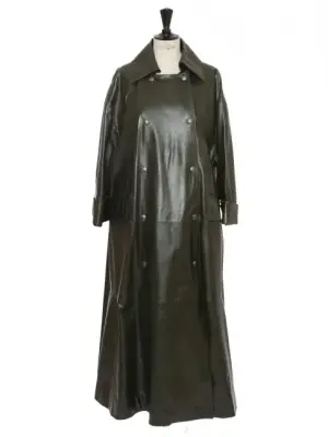 Manteau long évasé en cuir d'agneau vert foncé doublure soie et boutons bijoux argent Prix boutique 34000€ Taille 40 — photo 1