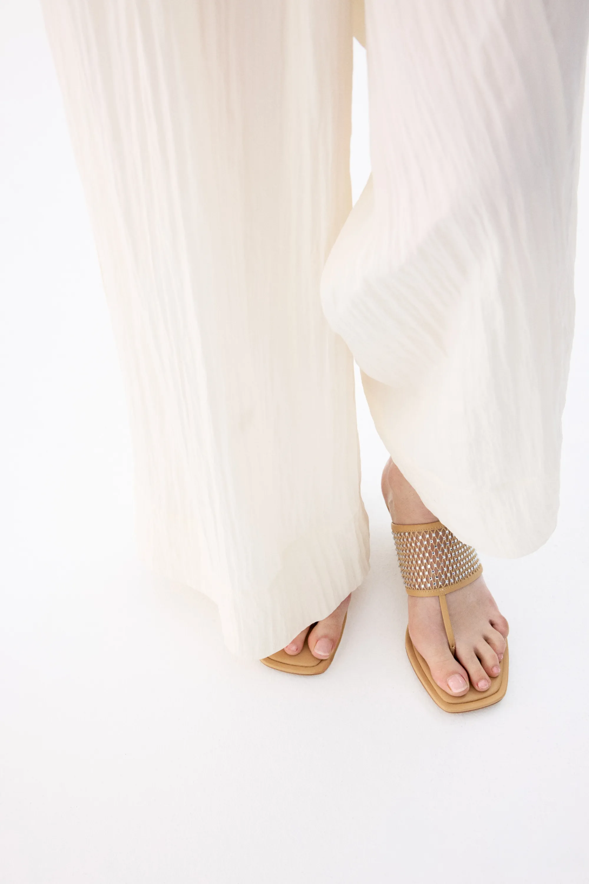 Sandales ornementées avec talon kitten heel - Beige