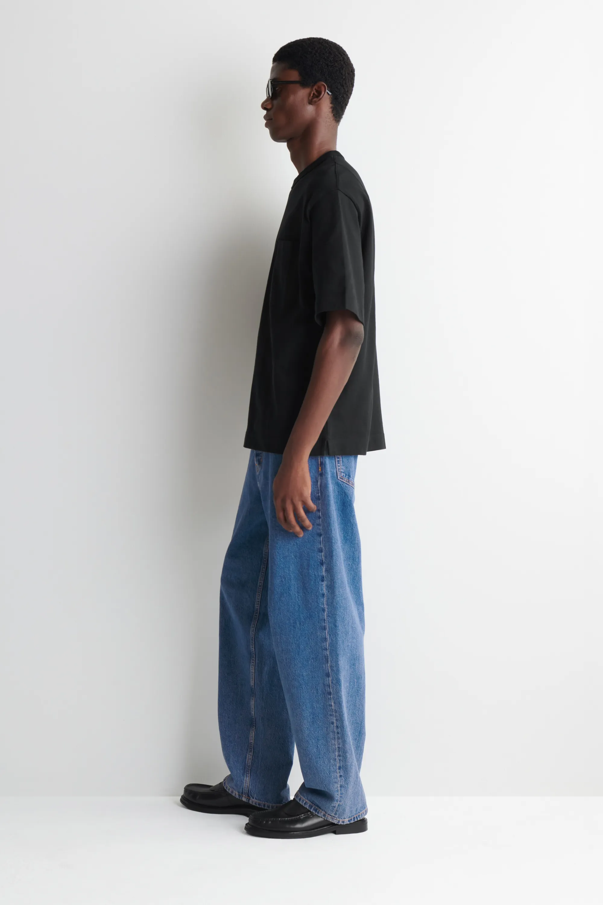 T-SHIRT OVERSIZE À DÉTAIL DE POCHE - NOIR