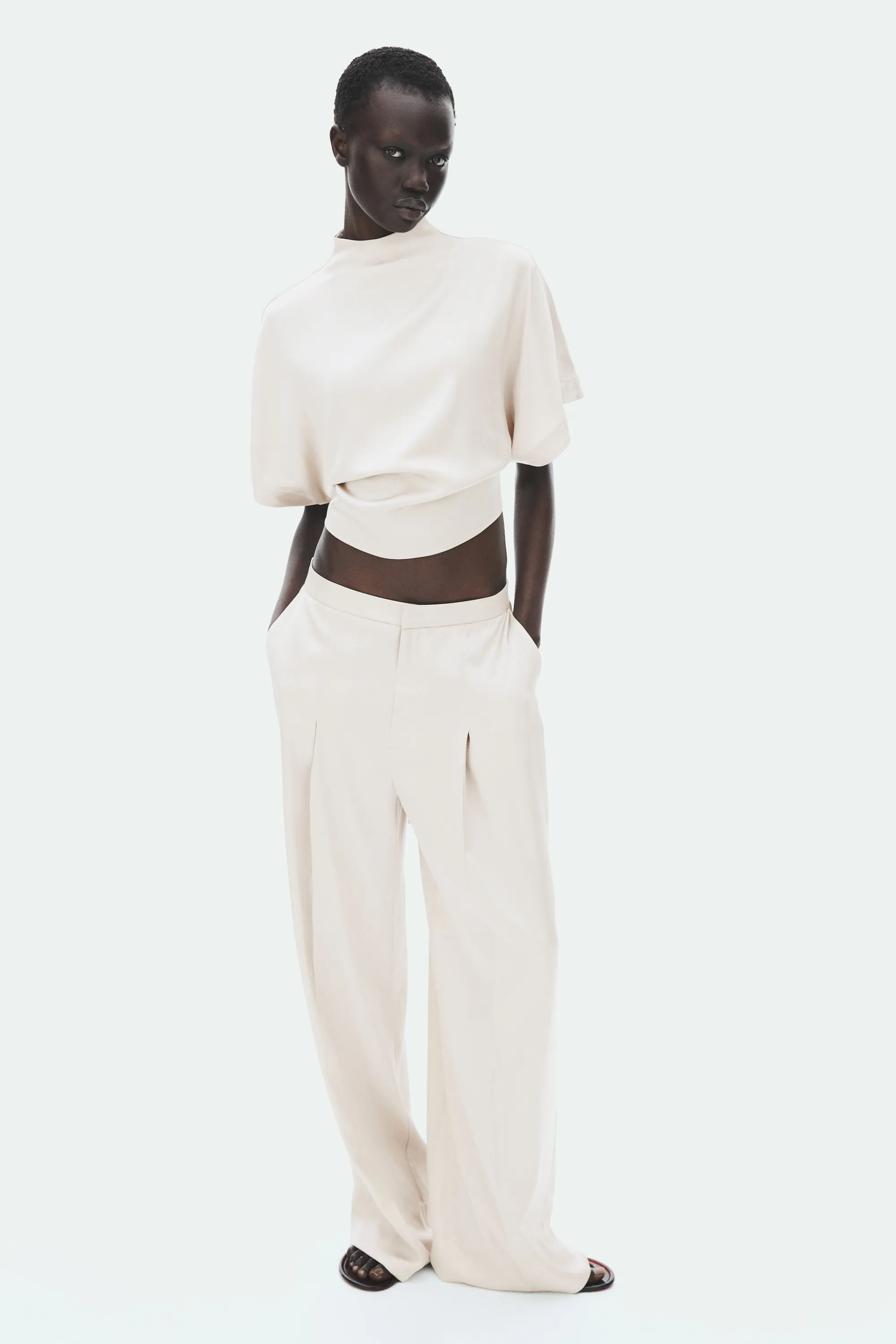 Top en satin avec dos ouvert - Beige clair