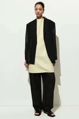 ROBE AJUSTÉE COURTE EN LIN - JAUNE BEURRE — photo 4