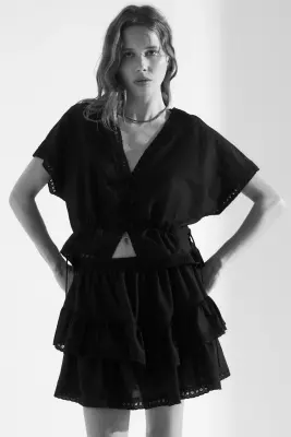 Top à boutons avec broderie anglaise - Noir — photo 1