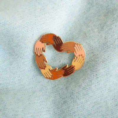 Pin's Ensemble – Coucou Suzette — photo 2