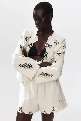 Short en coton avec broderie anglaise - Crème — photo 2