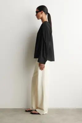 CHEMISE COL EN V FRONCÉE EN COTON LÉGER - NOIR — photo 2